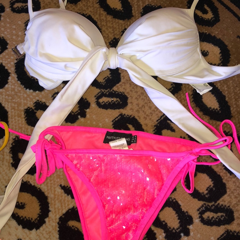 Super Cute Bikini Set Size small